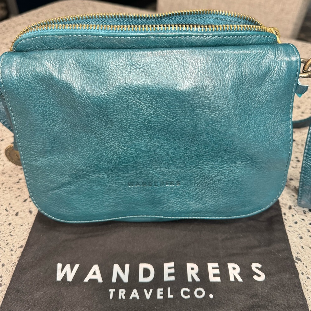 Wanderers Travel Co | The Trieste Crossbody | Azzurra